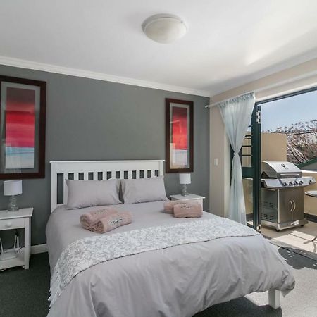 Blue Moon Apartments Knysna Luaran gambar